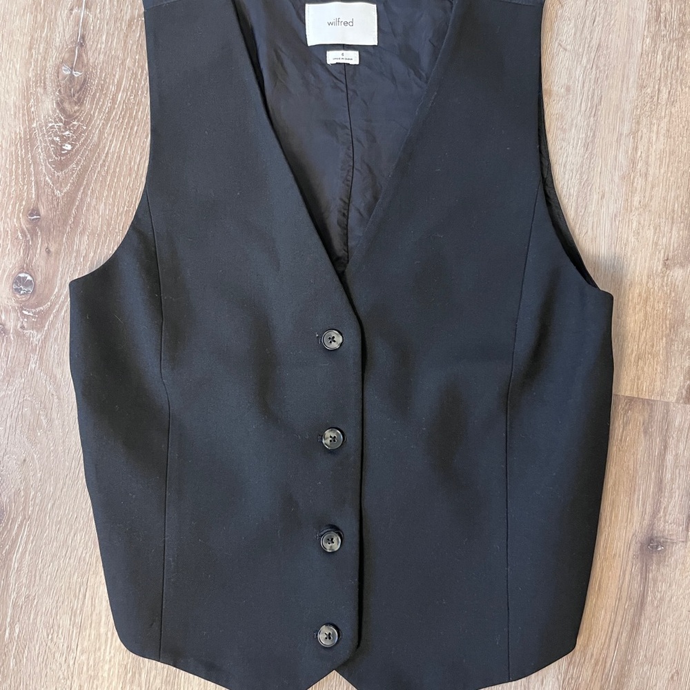 Wilfred Black Sleeveless Vest